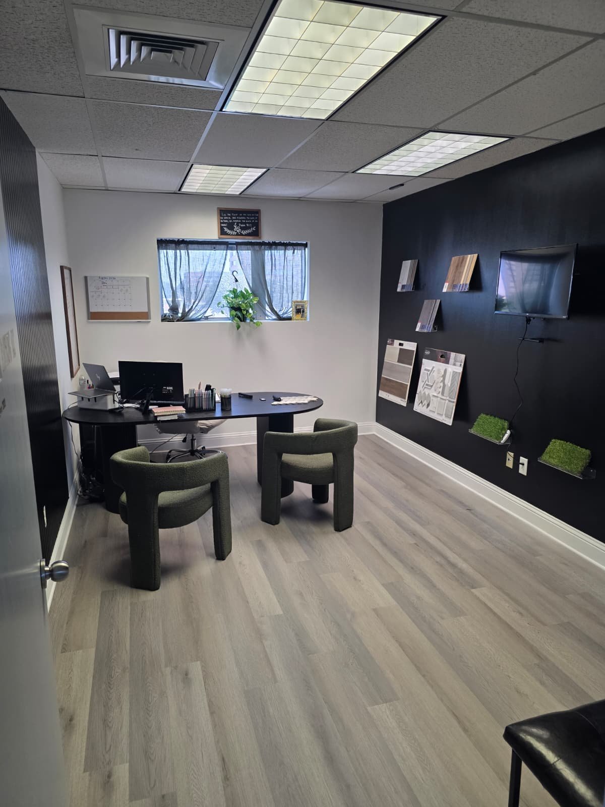 Other jobs: Living Room with a Minimalist Design